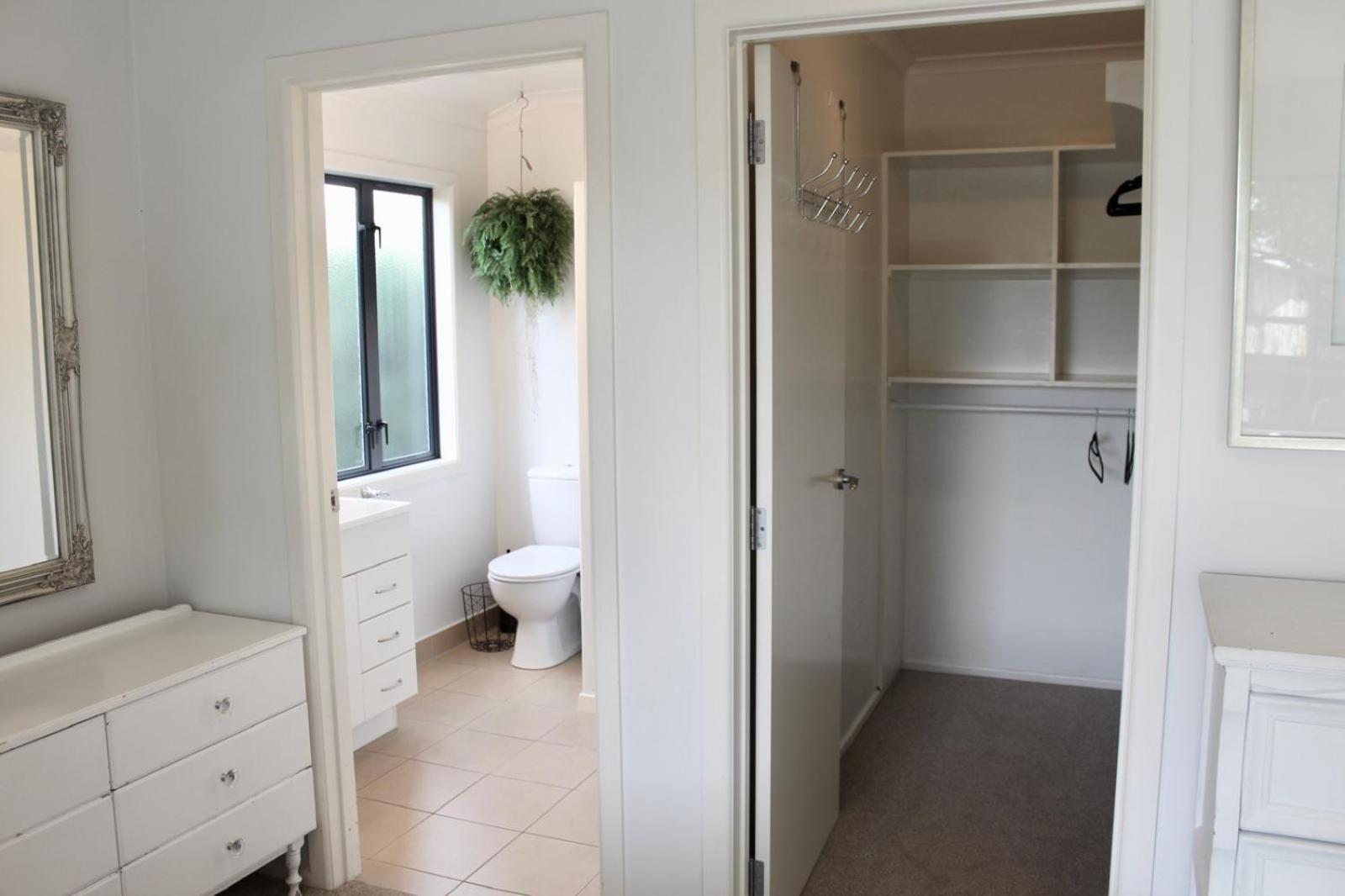5-Min Walk To Village - Havelock North Holiday Home With Spa Pool Extérieur photo